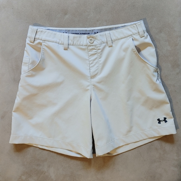 Under Armour Pants - Under Armour loose fit tan khaki shorts UA